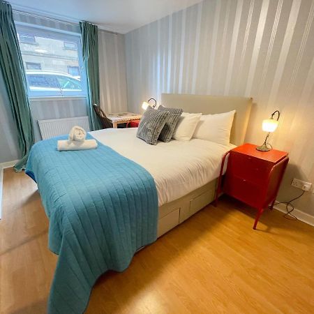 Kelvingrove 2 Bedroom Apartment - Private Parking グラスゴー エクステリア 写真