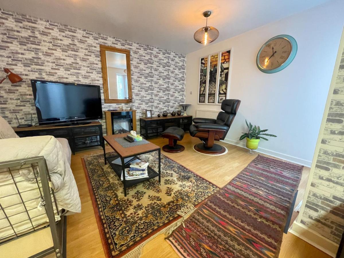 Kelvingrove 2 Bedroom Apartment - Private Parking グラスゴー エクステリア 写真