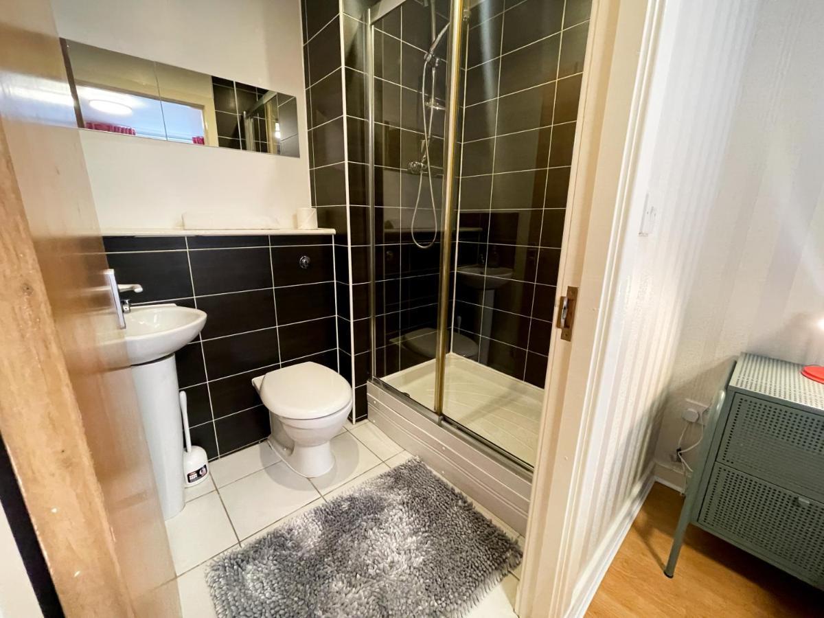 Kelvingrove 2 Bedroom Apartment - Private Parking グラスゴー エクステリア 写真