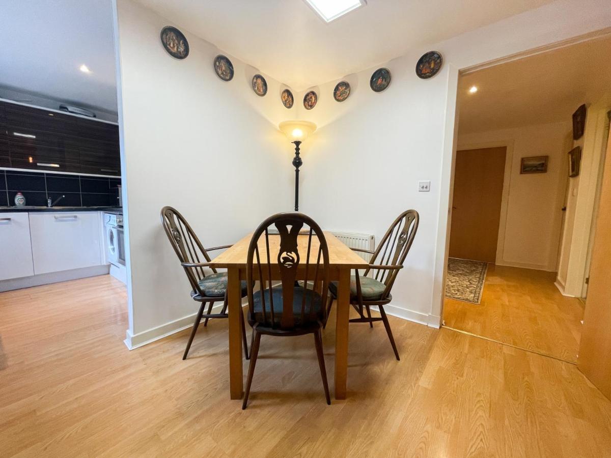 Kelvingrove 2 Bedroom Apartment - Private Parking グラスゴー エクステリア 写真
