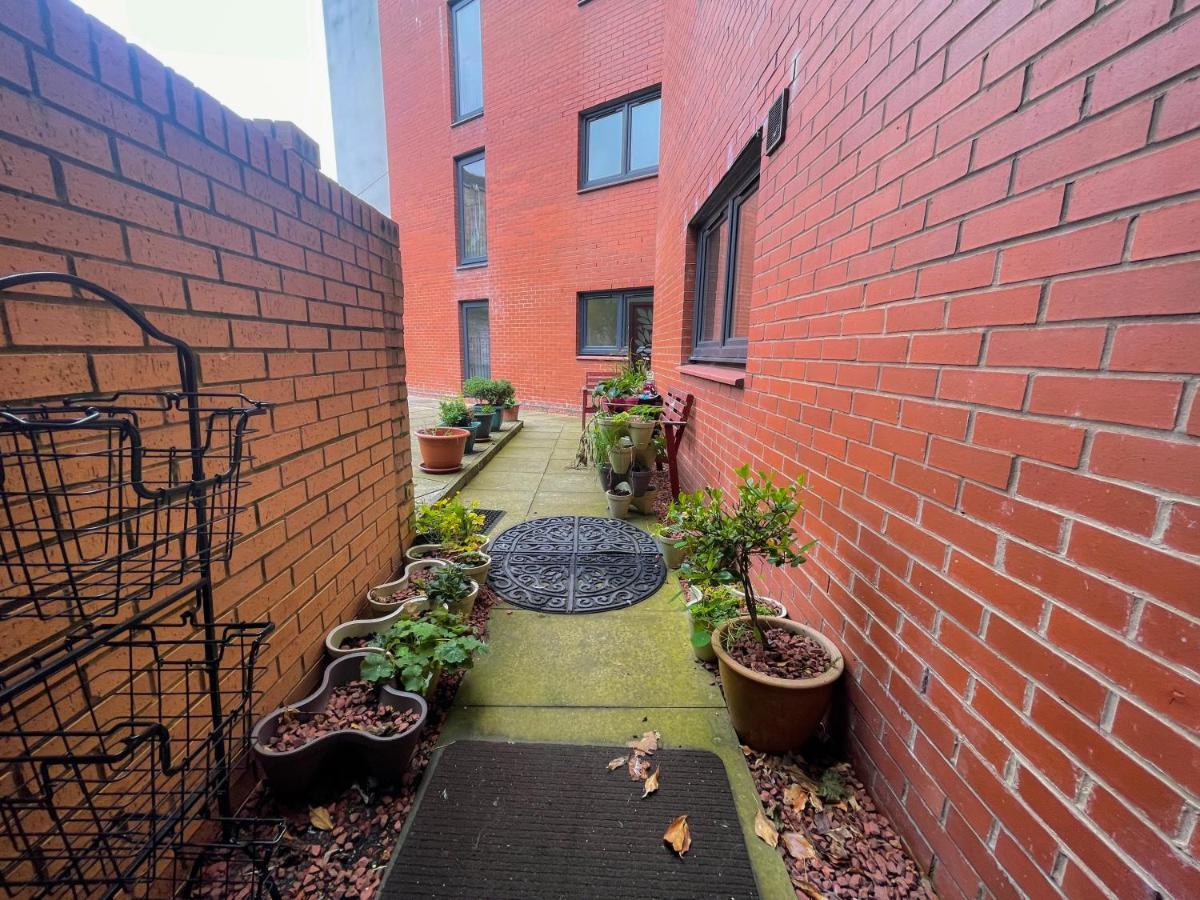 Kelvingrove 2 Bedroom Apartment - Private Parking グラスゴー エクステリア 写真