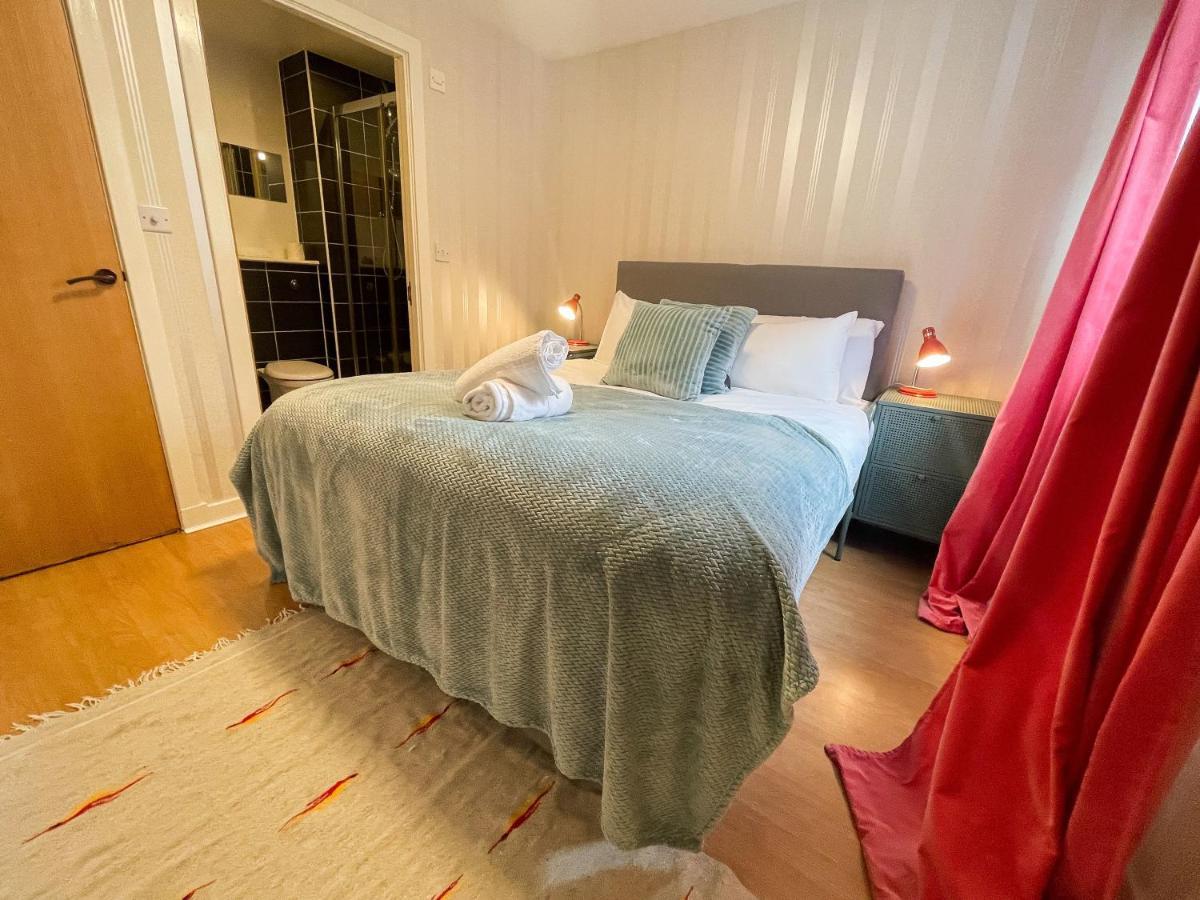 Kelvingrove 2 Bedroom Apartment - Private Parking グラスゴー エクステリア 写真