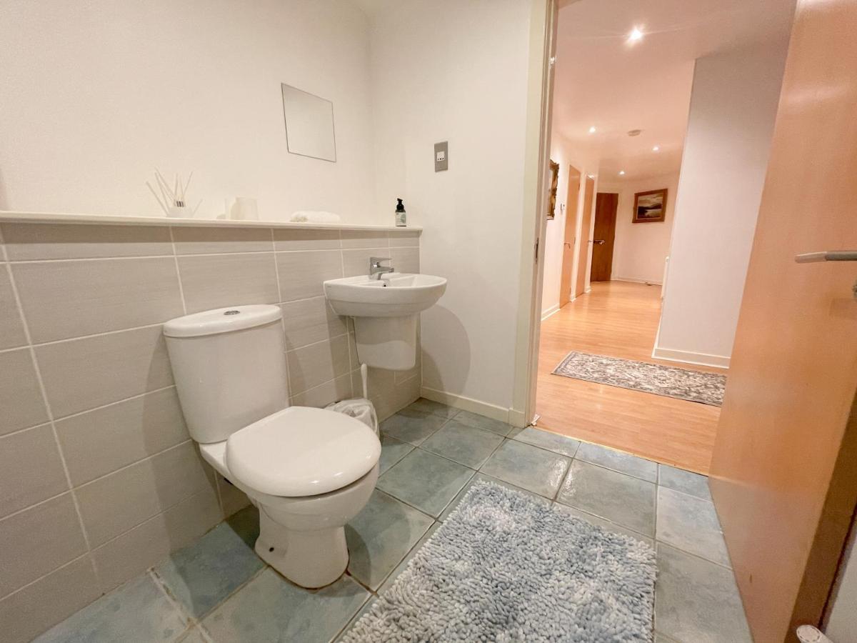 Kelvingrove 2 Bedroom Apartment - Private Parking グラスゴー エクステリア 写真