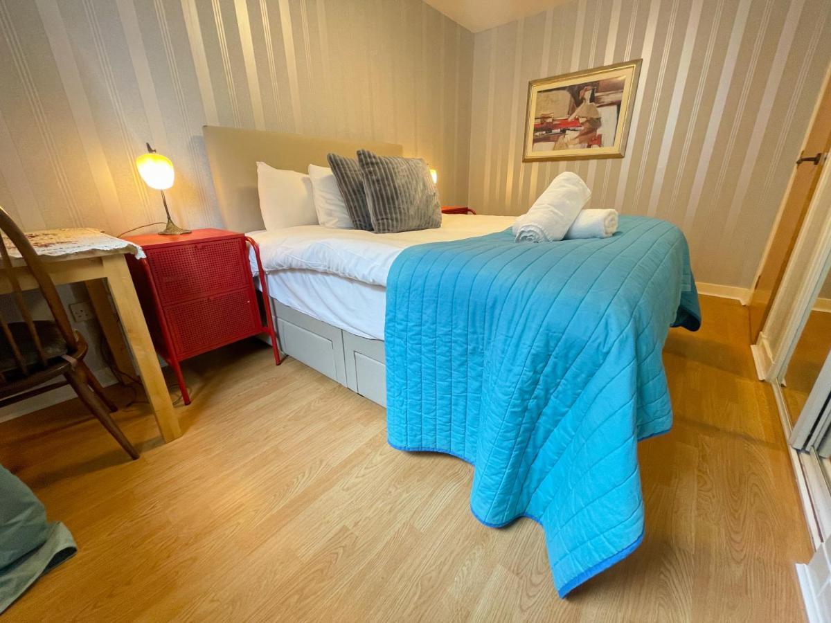 Kelvingrove 2 Bedroom Apartment - Private Parking グラスゴー エクステリア 写真