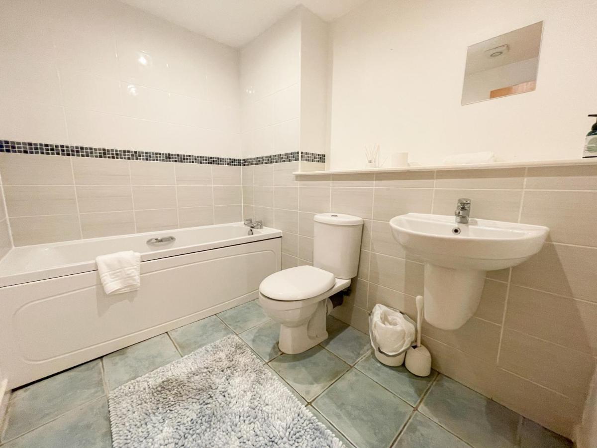 Kelvingrove 2 Bedroom Apartment - Private Parking グラスゴー エクステリア 写真