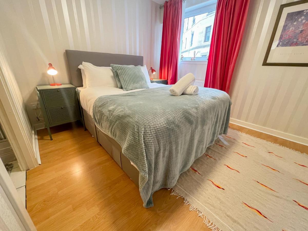 Kelvingrove 2 Bedroom Apartment - Private Parking グラスゴー エクステリア 写真