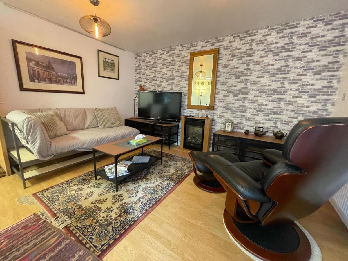 Kelvingrove 2 Bedroom Apartment - Private Parking グラスゴー エクステリア 写真