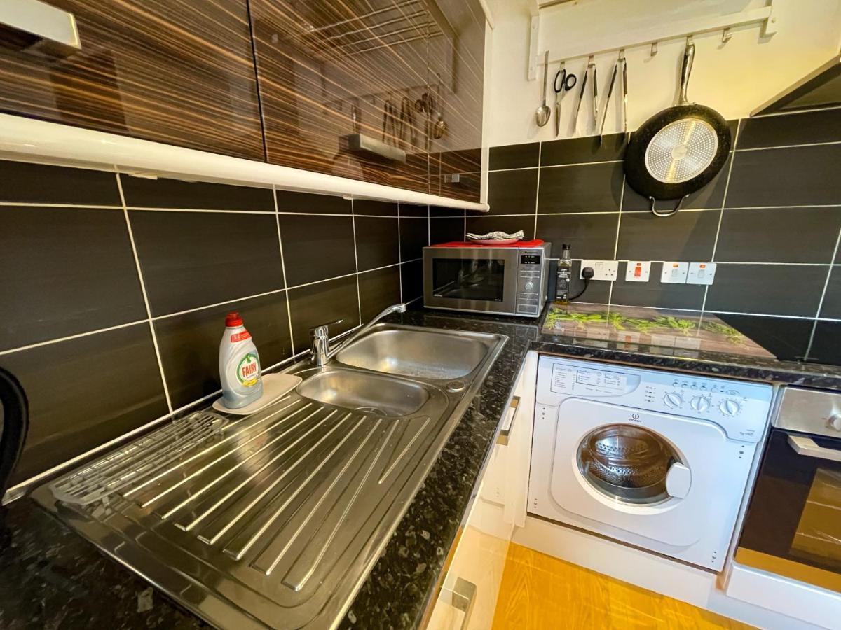 Kelvingrove 2 Bedroom Apartment - Private Parking グラスゴー エクステリア 写真